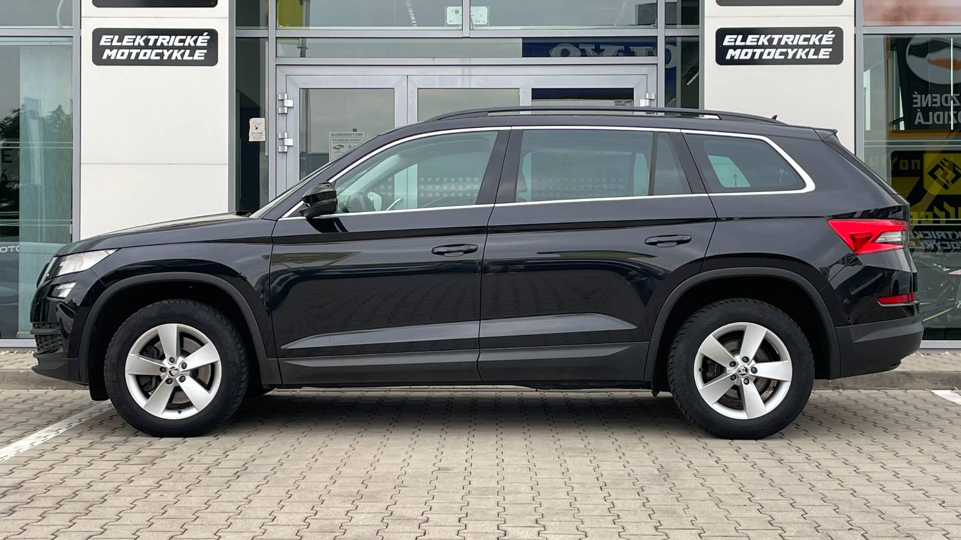 32333330_10