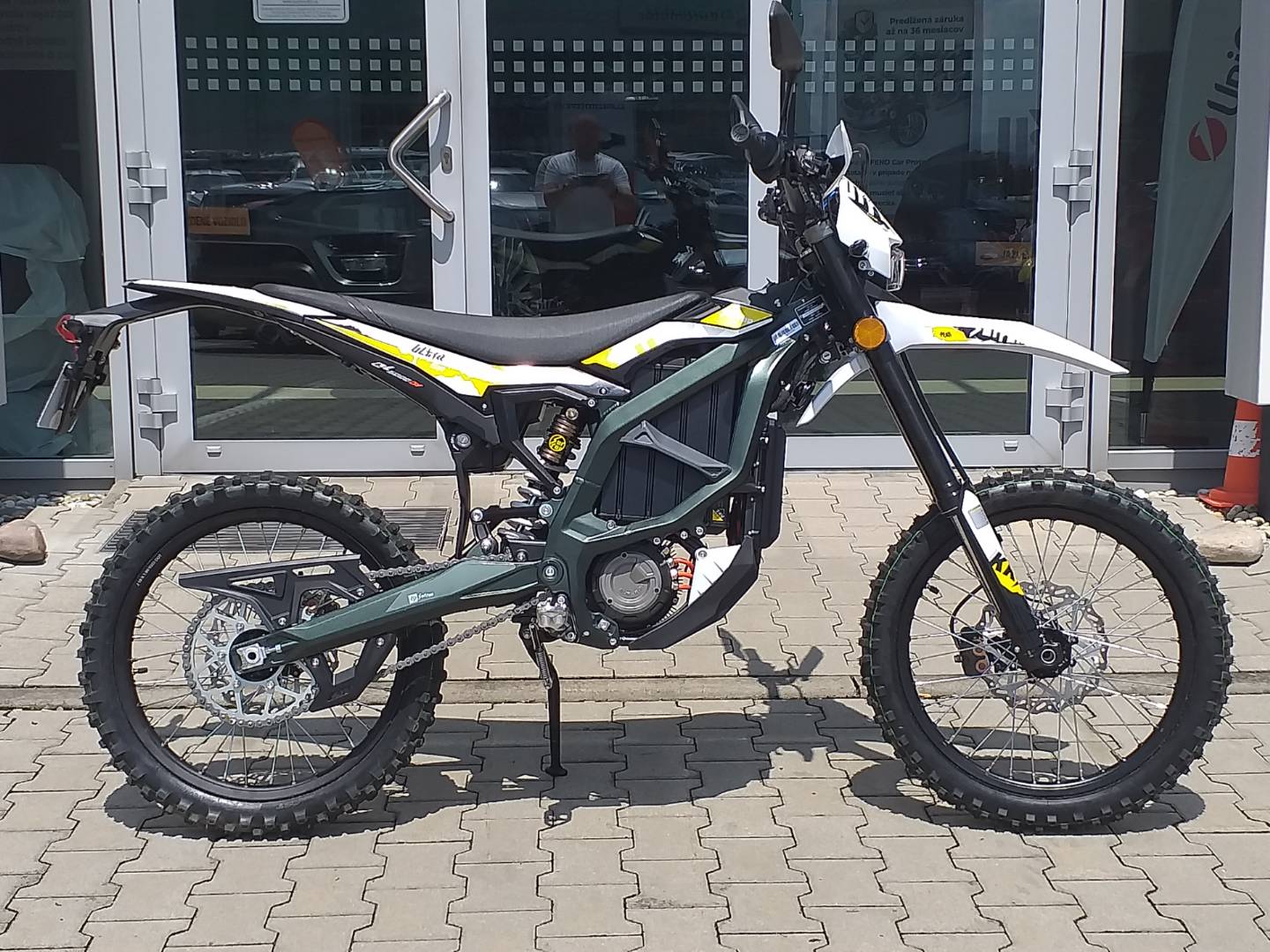 Sur - Ron Ultra Bee Demo motocykel – Obrázok 3
