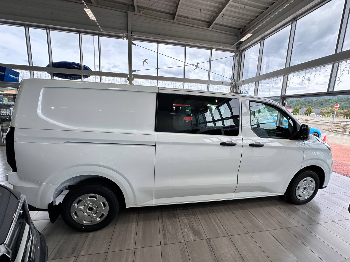Ford Transit Custom 2.0 TDCi EcoBlue Trend L2H1 T320 – Obrázok 6
