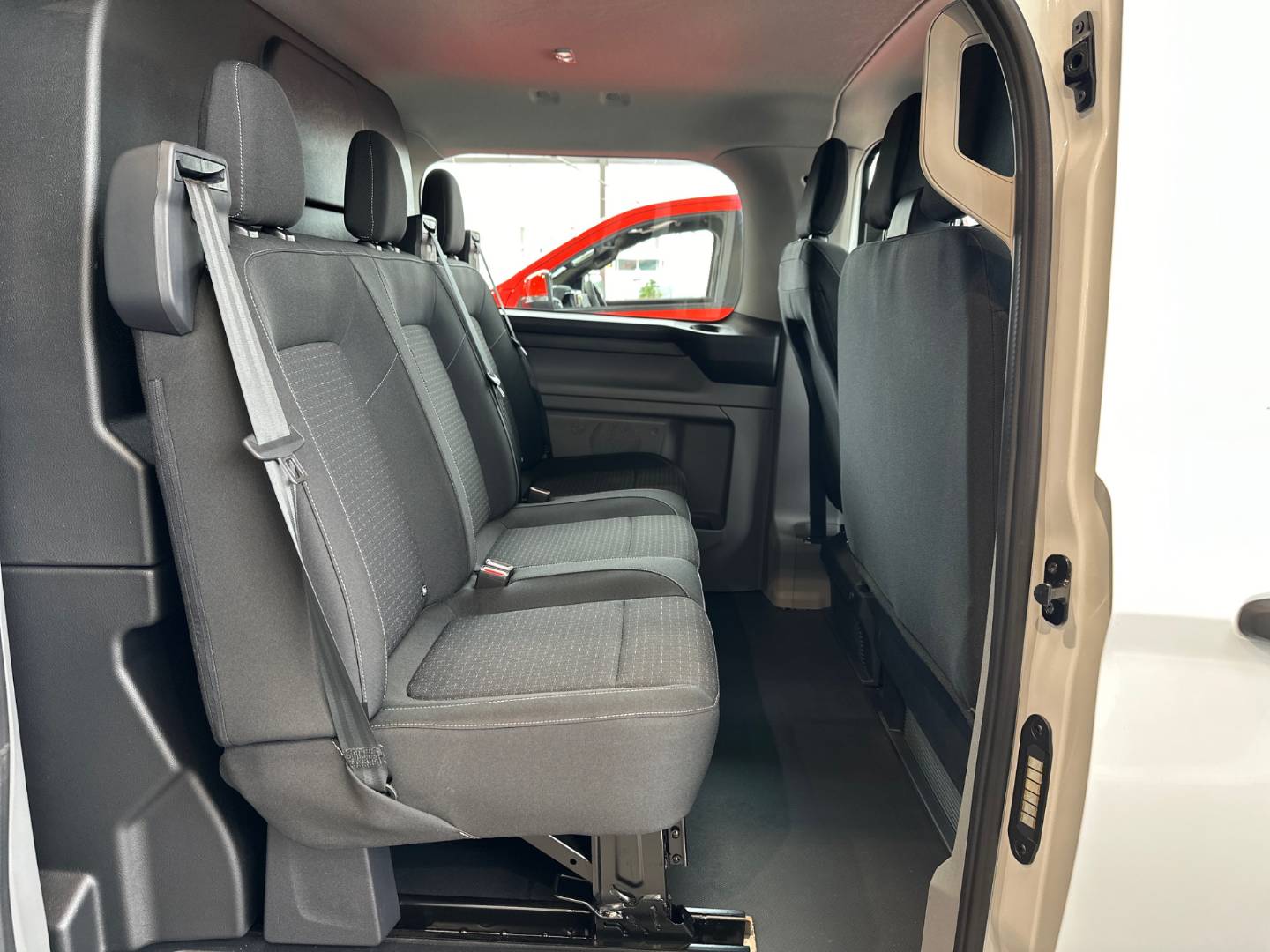 Ford Transit Custom 2.0 TDCi EcoBlue Trend L2H1 T320 – Obrázok 7