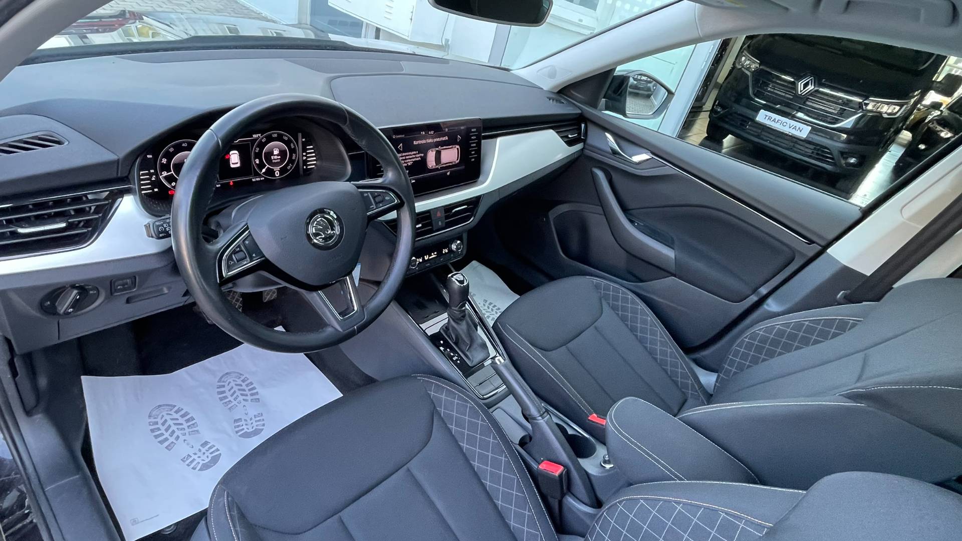 Škoda Kamiq 1,5 TSI DSG, Kamera – Obrázok 10