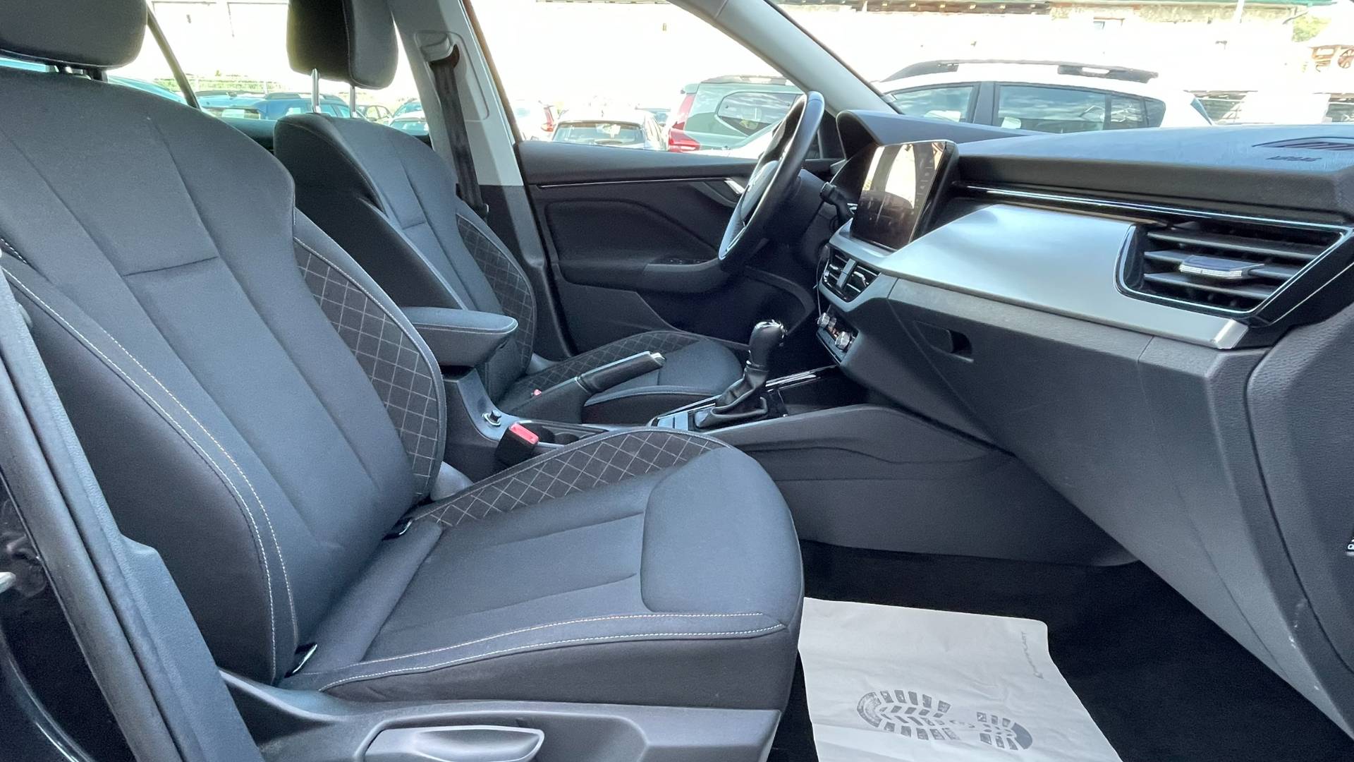 Škoda Kamiq 1,5 TSI DSG, Kamera – Obrázok 11