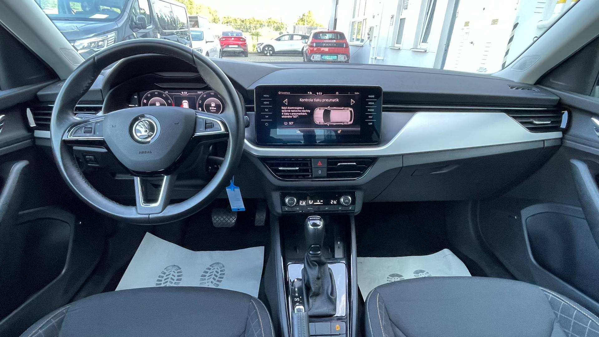 Škoda Kamiq 1,5 TSI DSG, Kamera – Obrázok 14