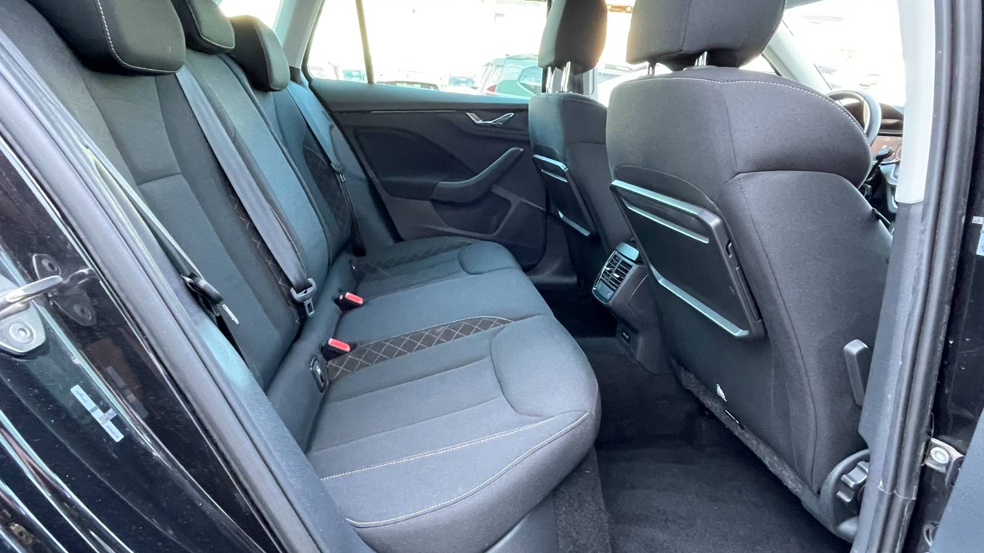 Škoda Kamiq 1,5 TSI DSG, Kamera – Obrázok 20