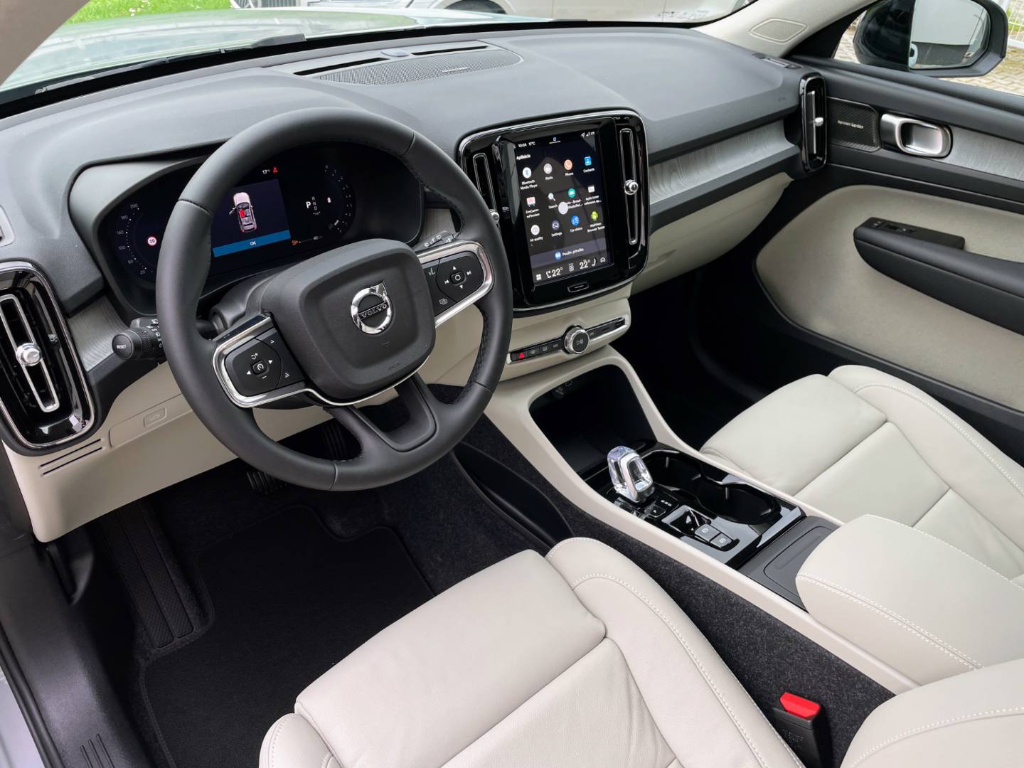 Volvo XC40 2.0 SOV B3 mHEV Plus A/T sov – Obrázok 5