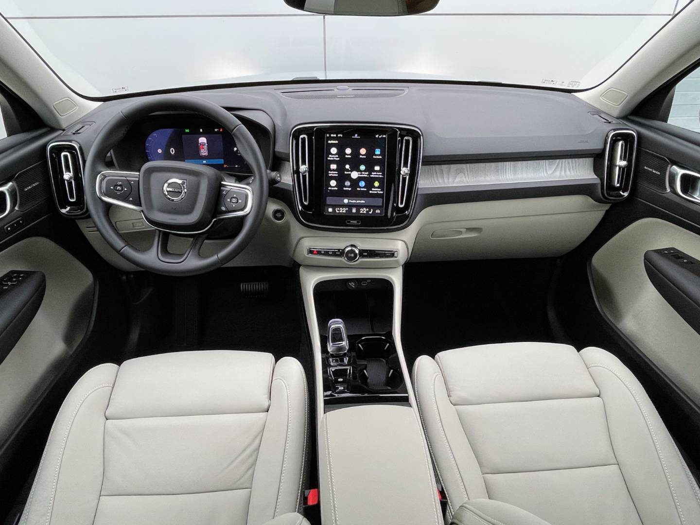 Volvo XC40 2.0 SOV B3 mHEV Plus A/T sov – Obrázok 6