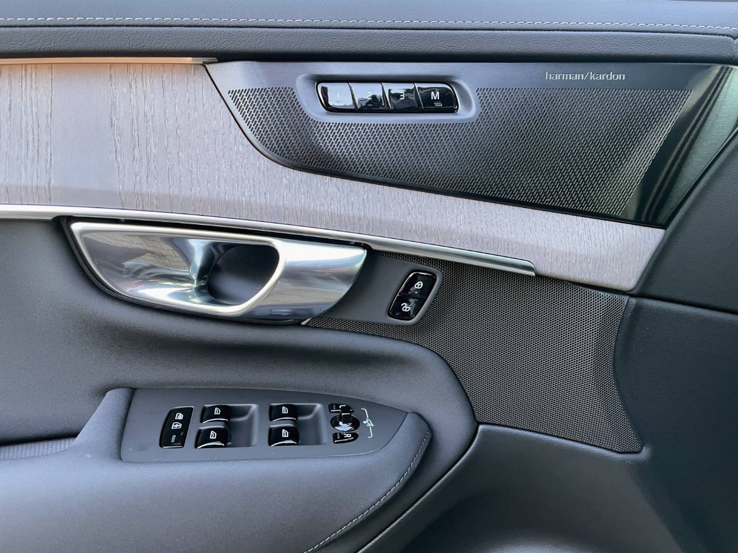 Volvo XC90 T8 Plus Bright eAWD A/T – Obrázok 7