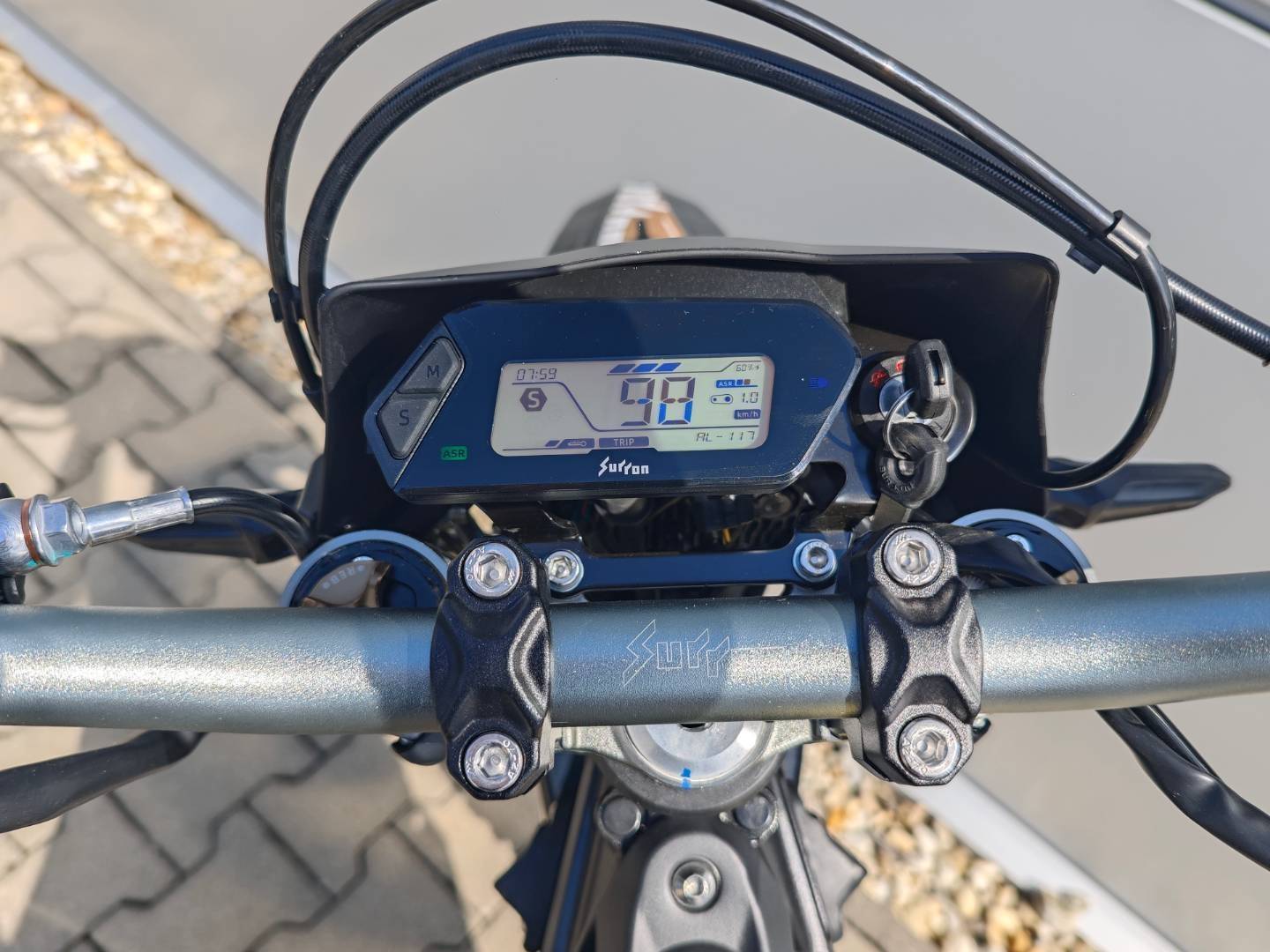 Sur - Ron Ultra Bee T – Obrázok 8
