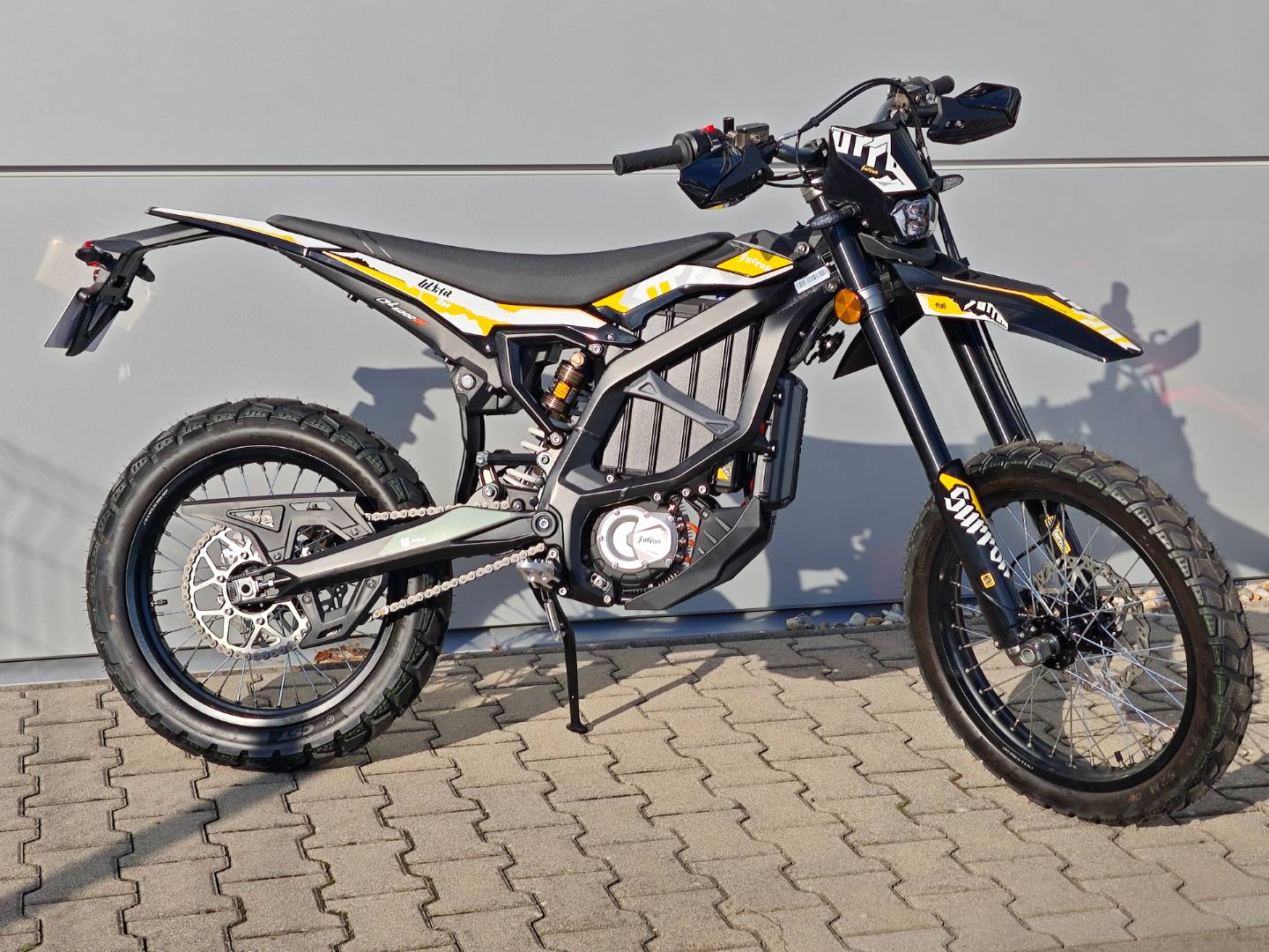 Sur - Ron Ultra Bee R – Obrázok 4