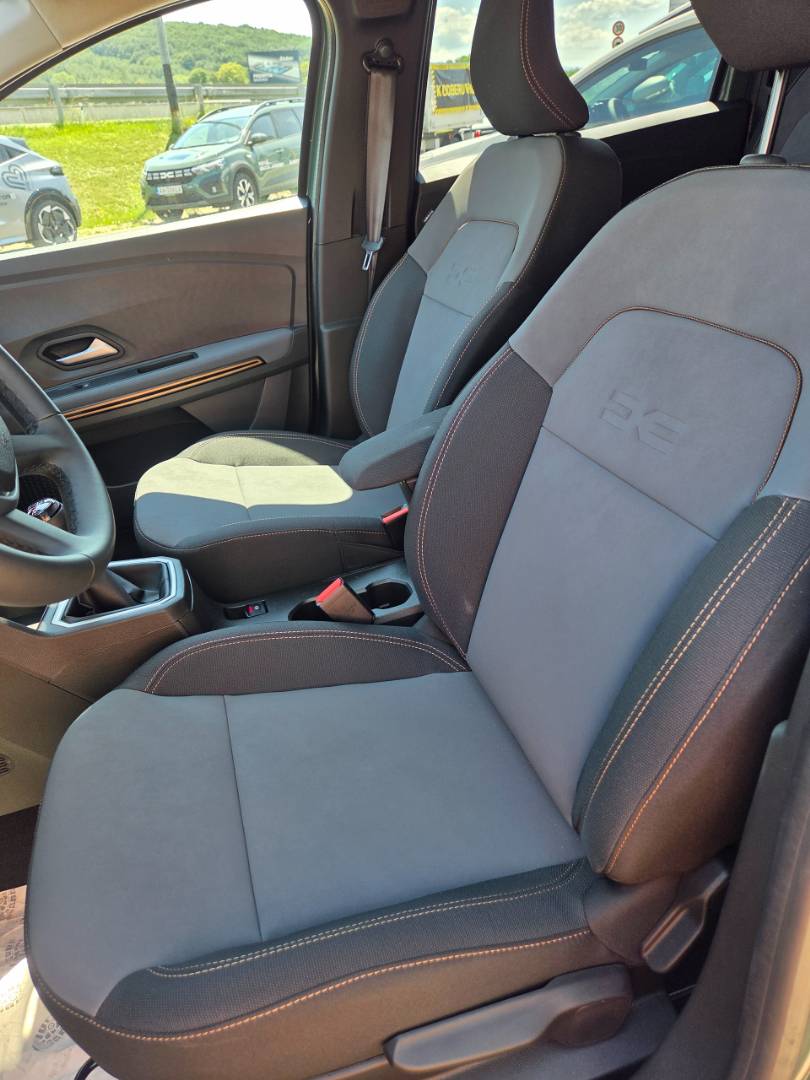 Dacia Jogger 1.0 TCe 110k Extreme 7 miest – Obrázok 8