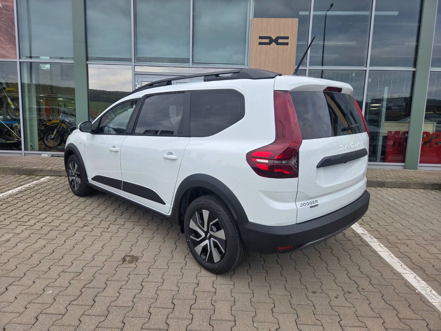 Dacia Jogger Expression hybrid 140 5 miest – Obrázok 3