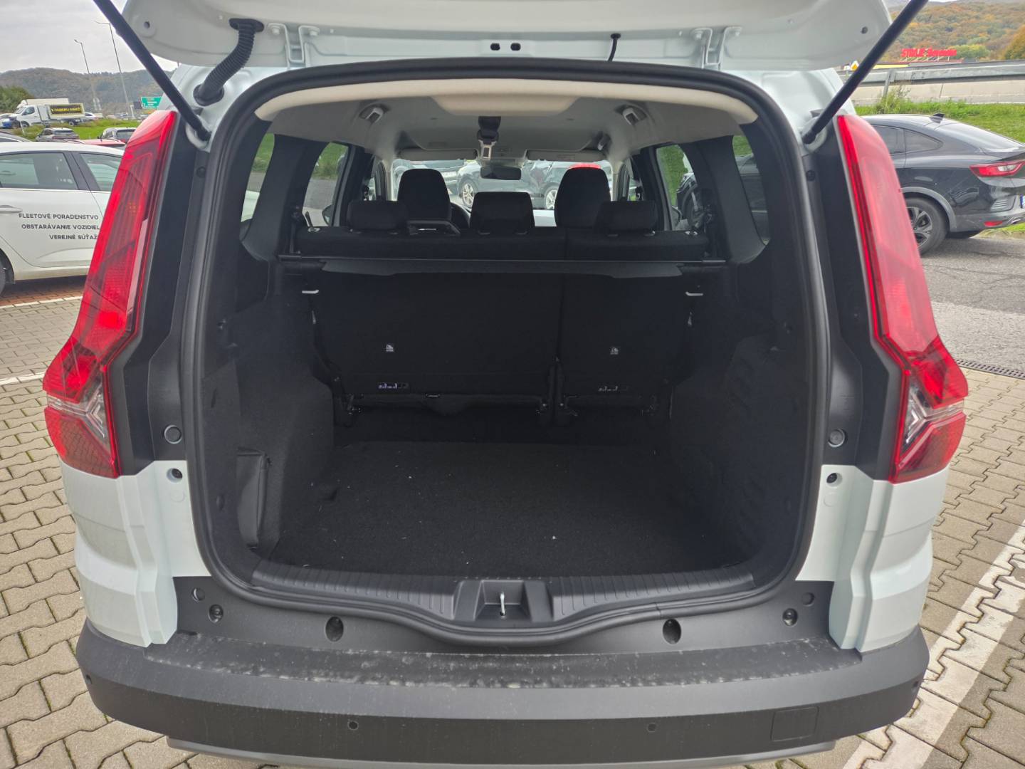 Dacia Jogger Expression hybrid 140 5 miest – Obrázok 5