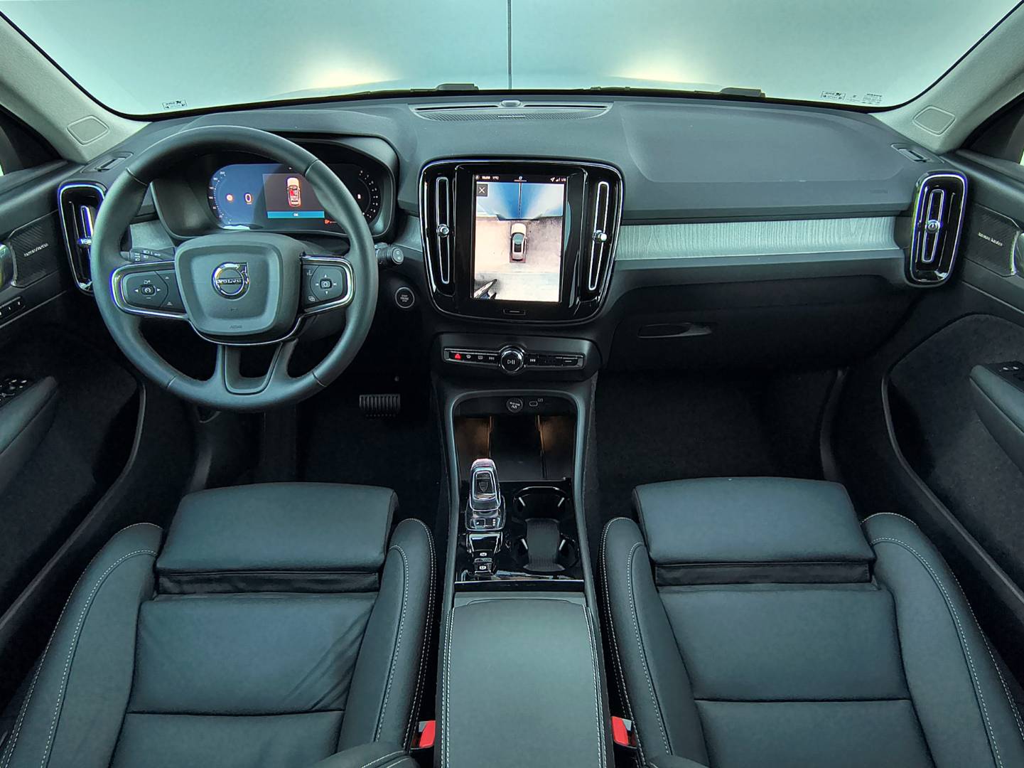 Volvo XC40 2.0 B3 mHEV Plus A/T ren – Obrázok 5