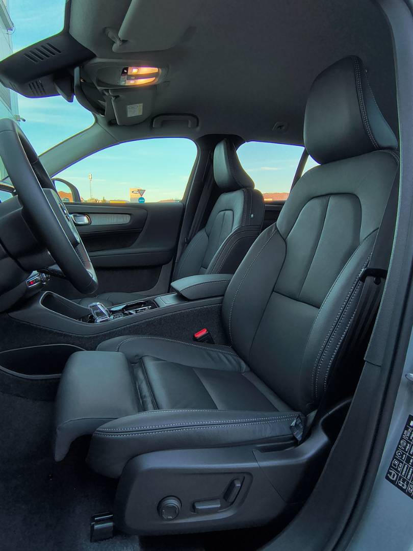 Volvo XC40 2.0 B3 mHEV Plus A/T ren – Obrázok 6
