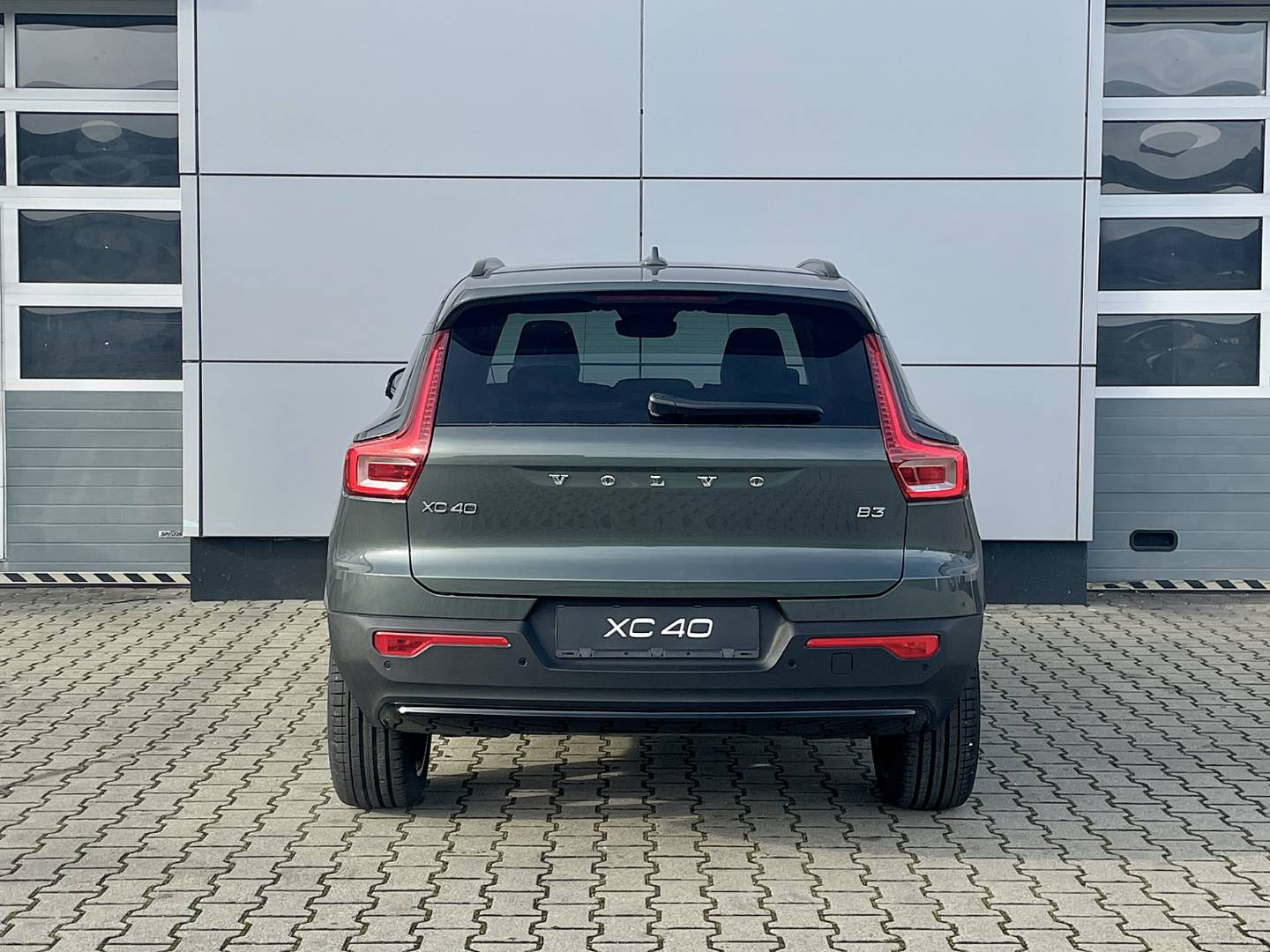 Volvo XC40 2.0 B3 mHEV Plus A/T – Obrázok 4