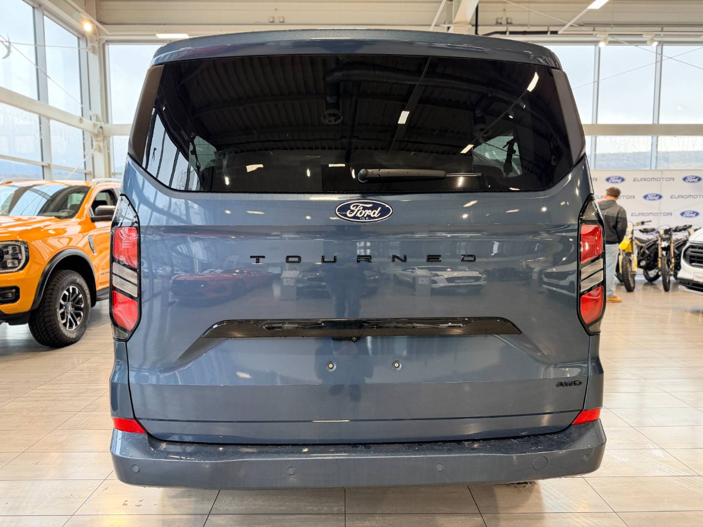 Ford Tourneo Custom 2.0 TDCi EcoBlue Titanium L2 A/T AWD – Obrázok 5
