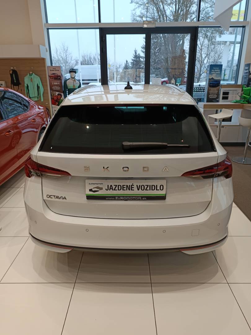 Škoda Octavia Combi Top Selection 2,0 TDI 110 KW DSG – Obrázok 10