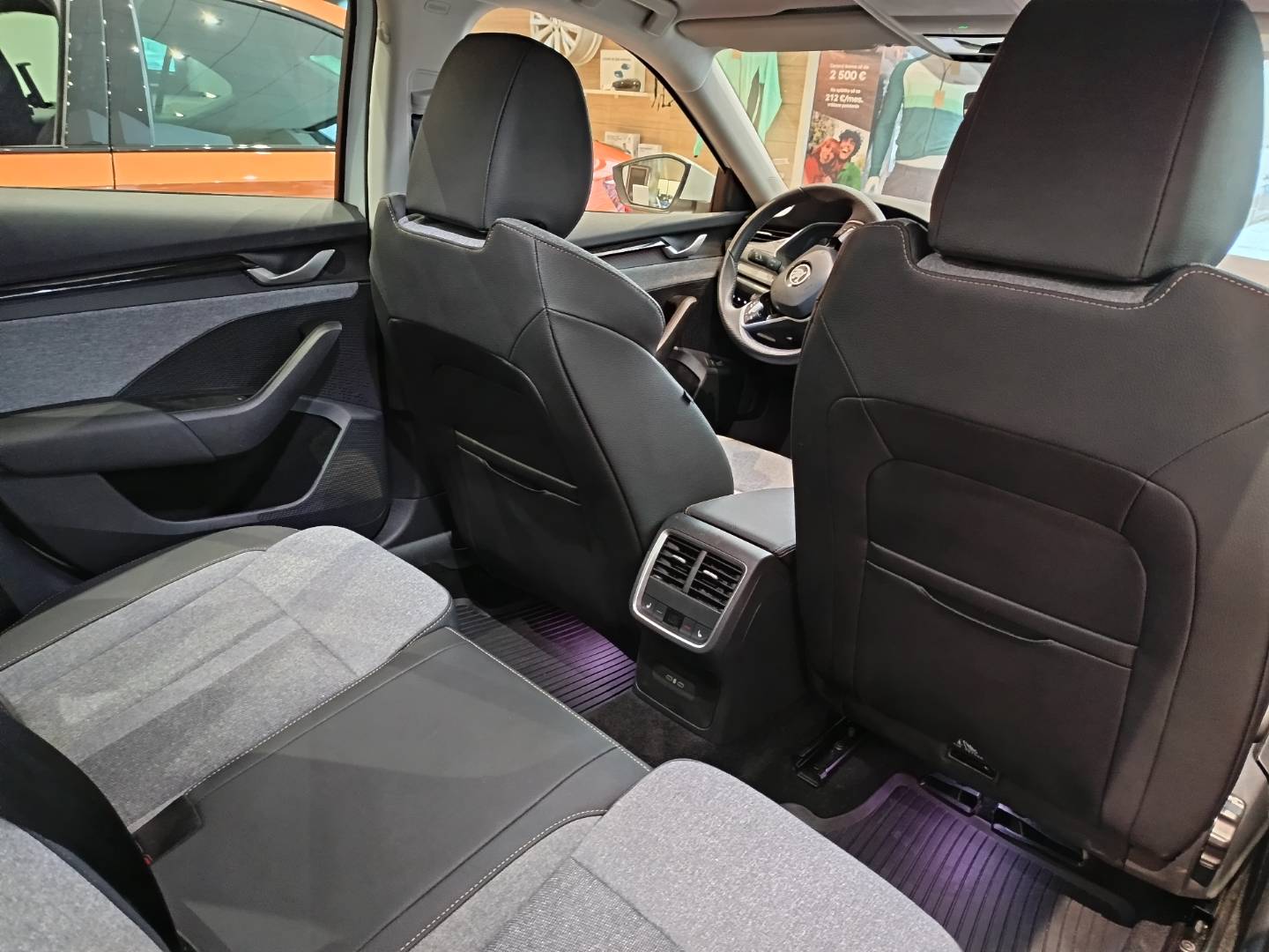 Škoda Octavia Combi Top Selection 2,0 TDI 110 KW DSG – Obrázok 25