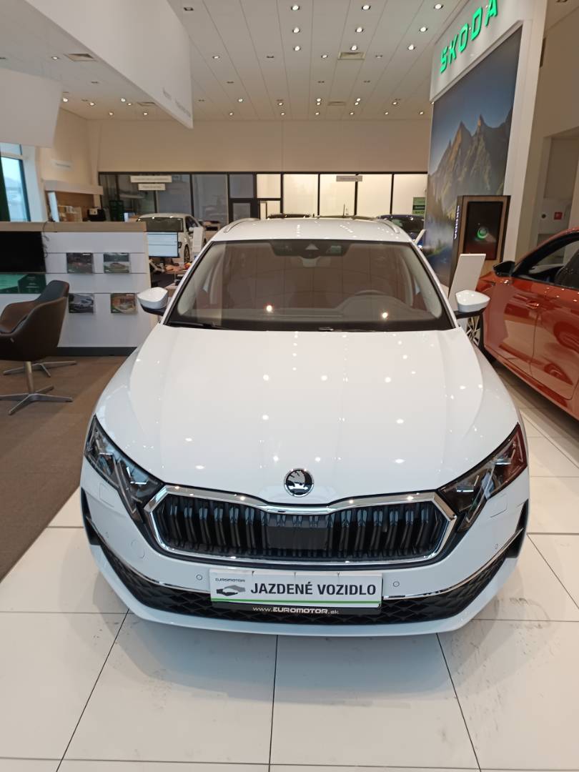Škoda Octavia Combi Top Selection 2,0 TDI 110 KW DSG – Obrázok 3