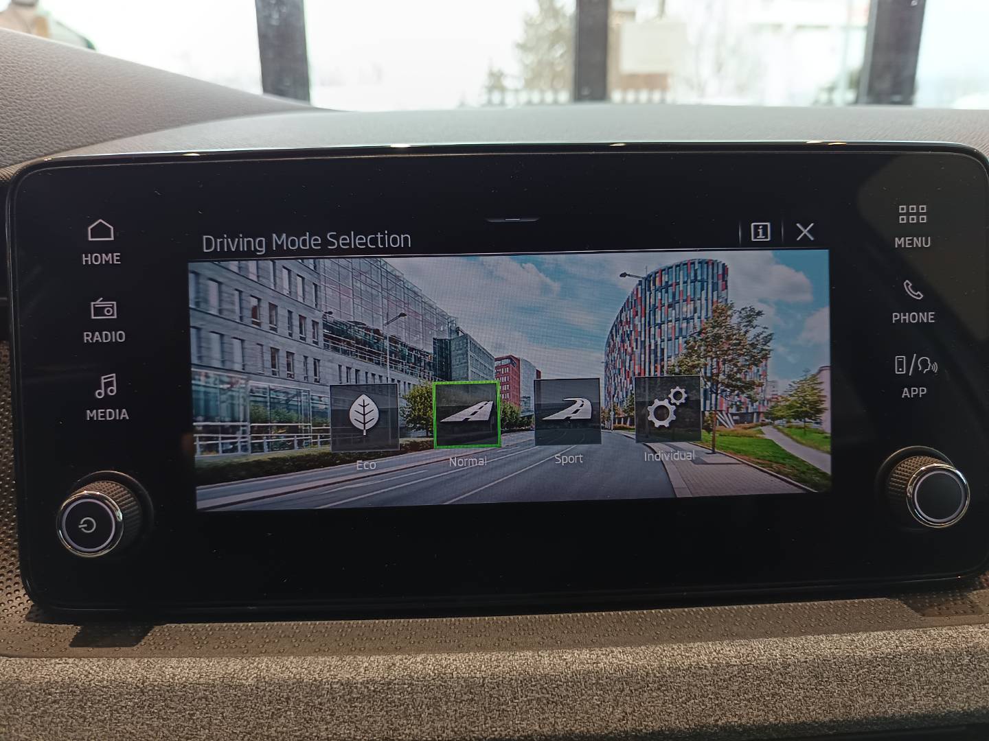 Škoda Kamiq 1.0 TSI Drive 130 Plus DSG – Obrázok 23
