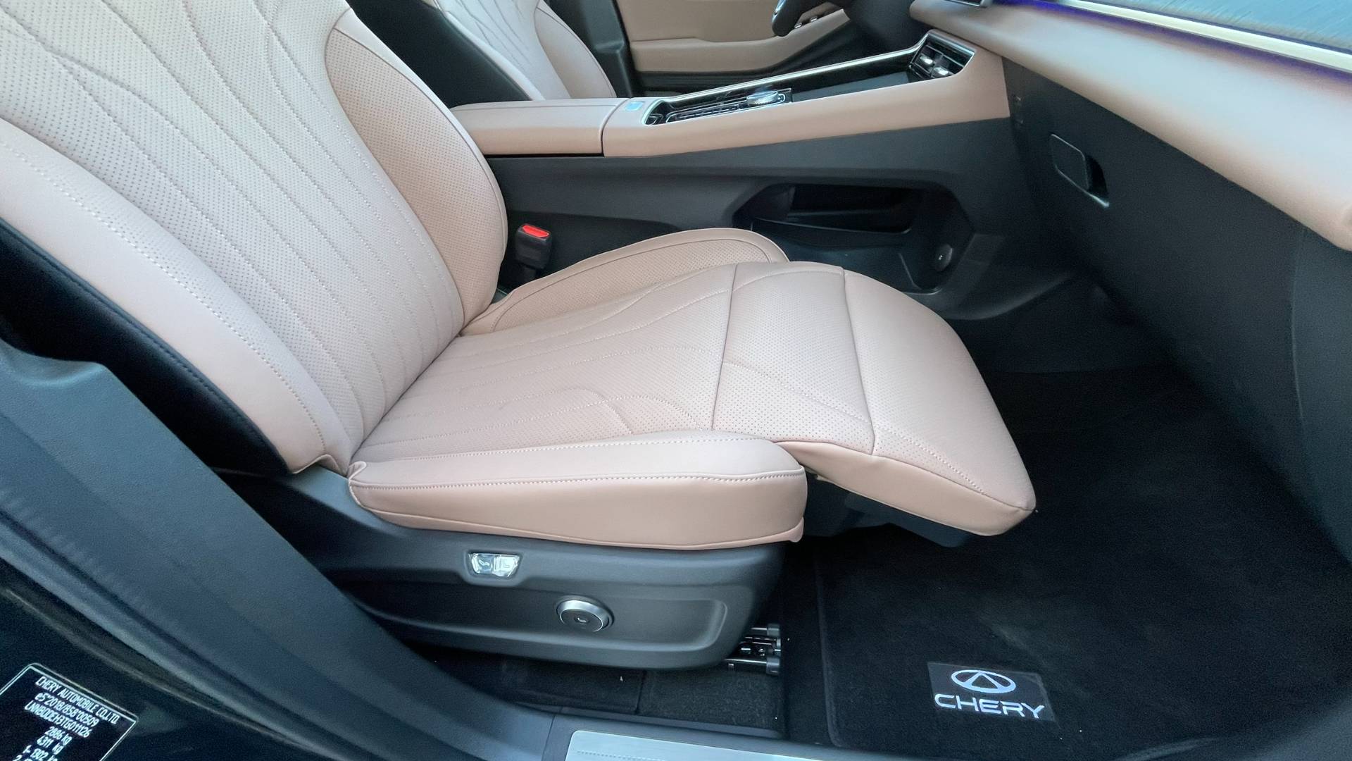 Chery Tiggo 9 1.5 T-GDI PHEV 4X4 UNIQUE – Obrázok 34