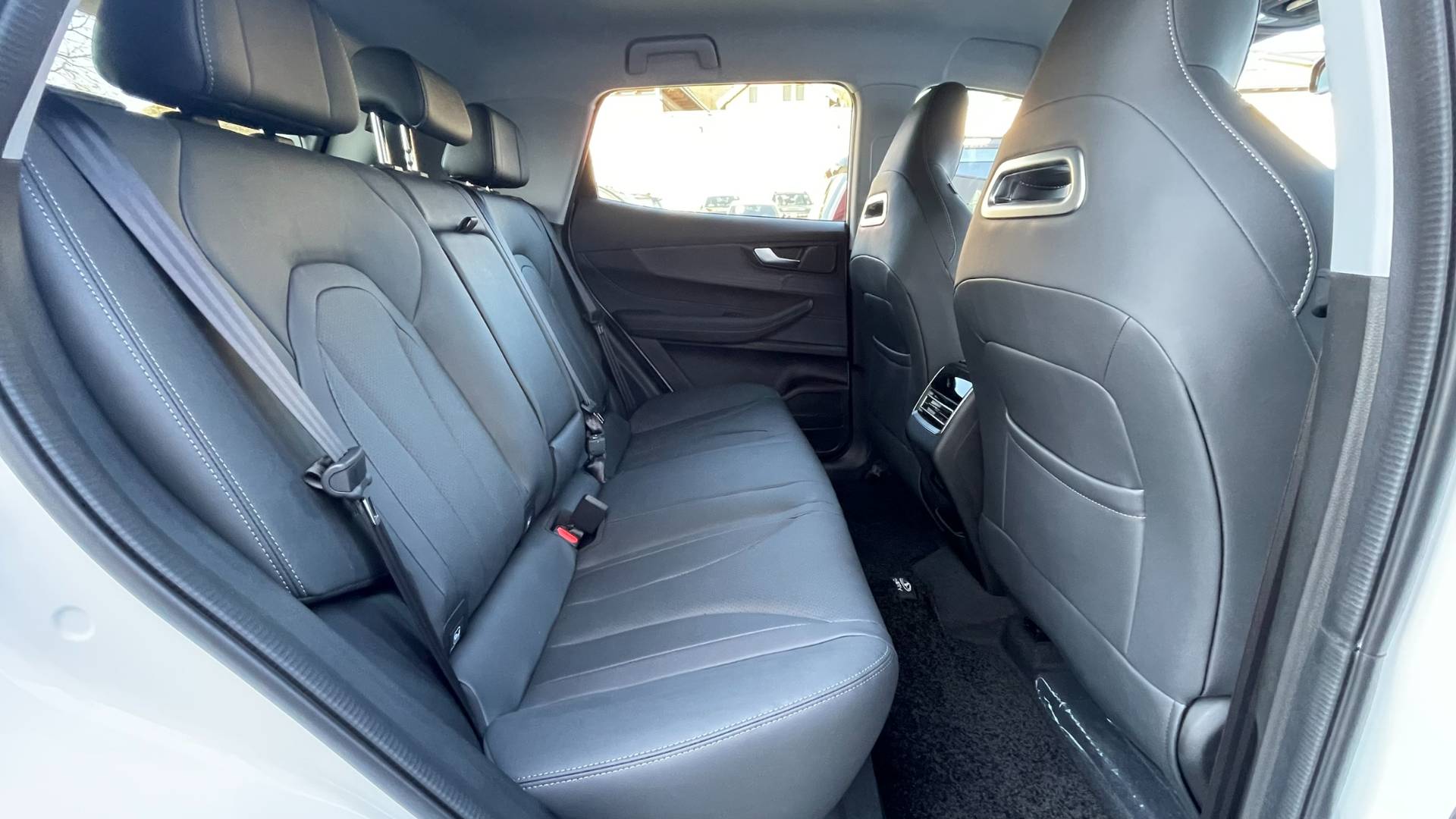 Chery Tiggo 4 1.5 HEV 163K UNIQUE – Obrázok 15