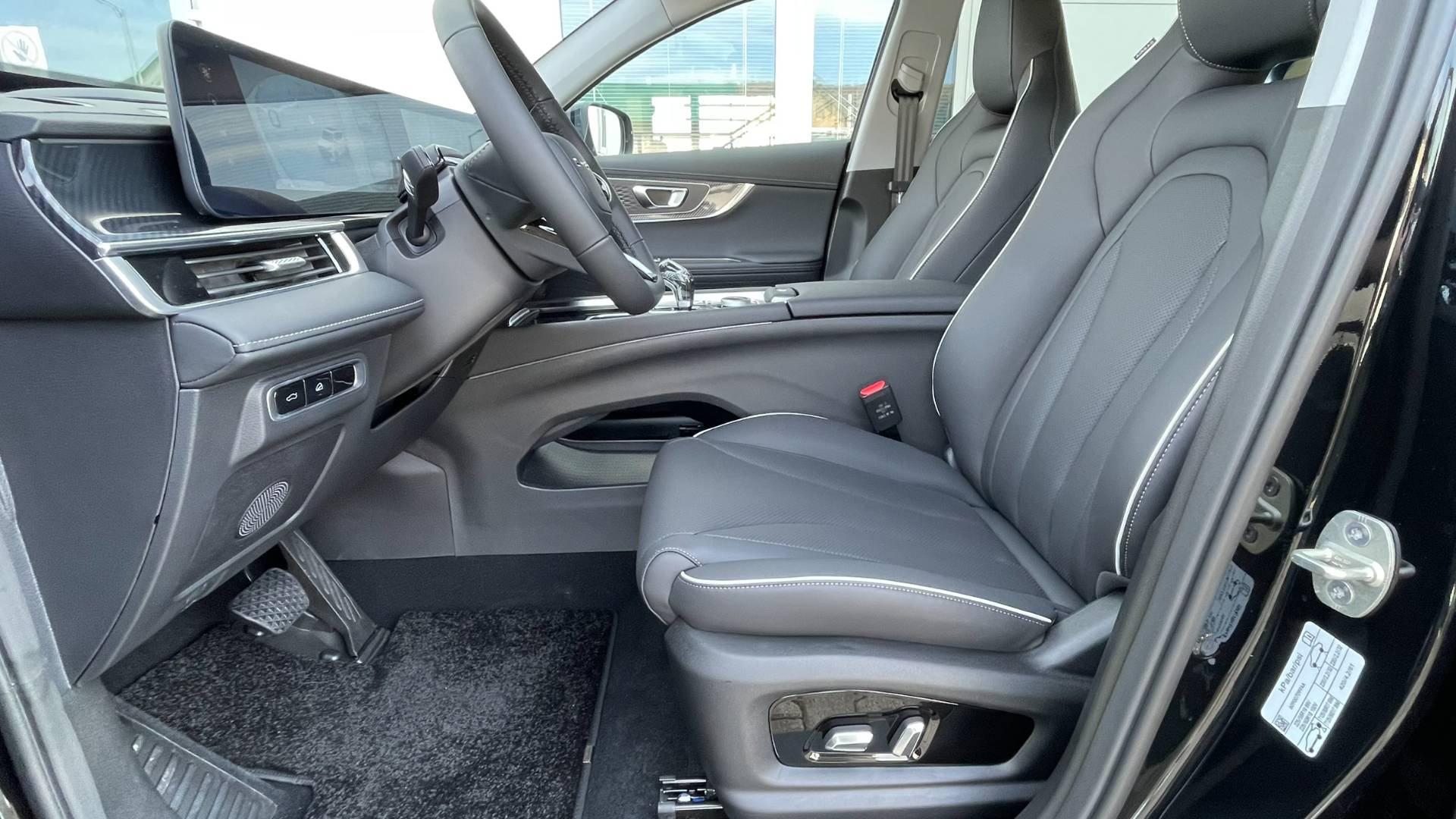 Chery Tiggo 7 1.6 TGDI 147k 7-DCT 4x4 UNIQUE – Obrázok 9