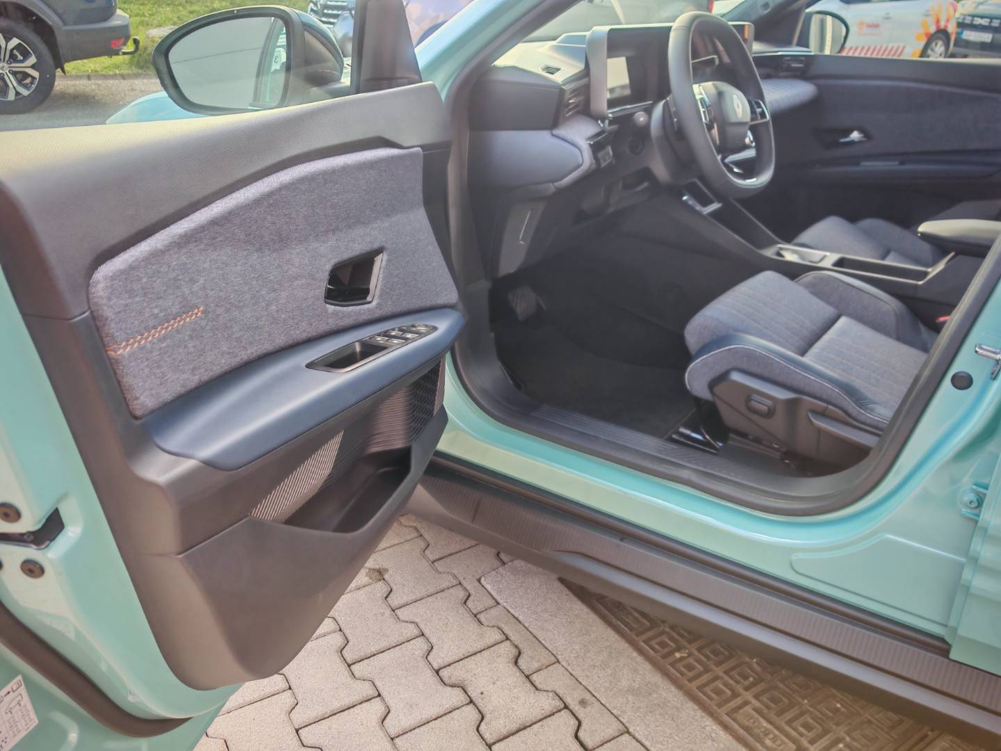Renault R4 techno 150 k comfort range – Obrázok 19