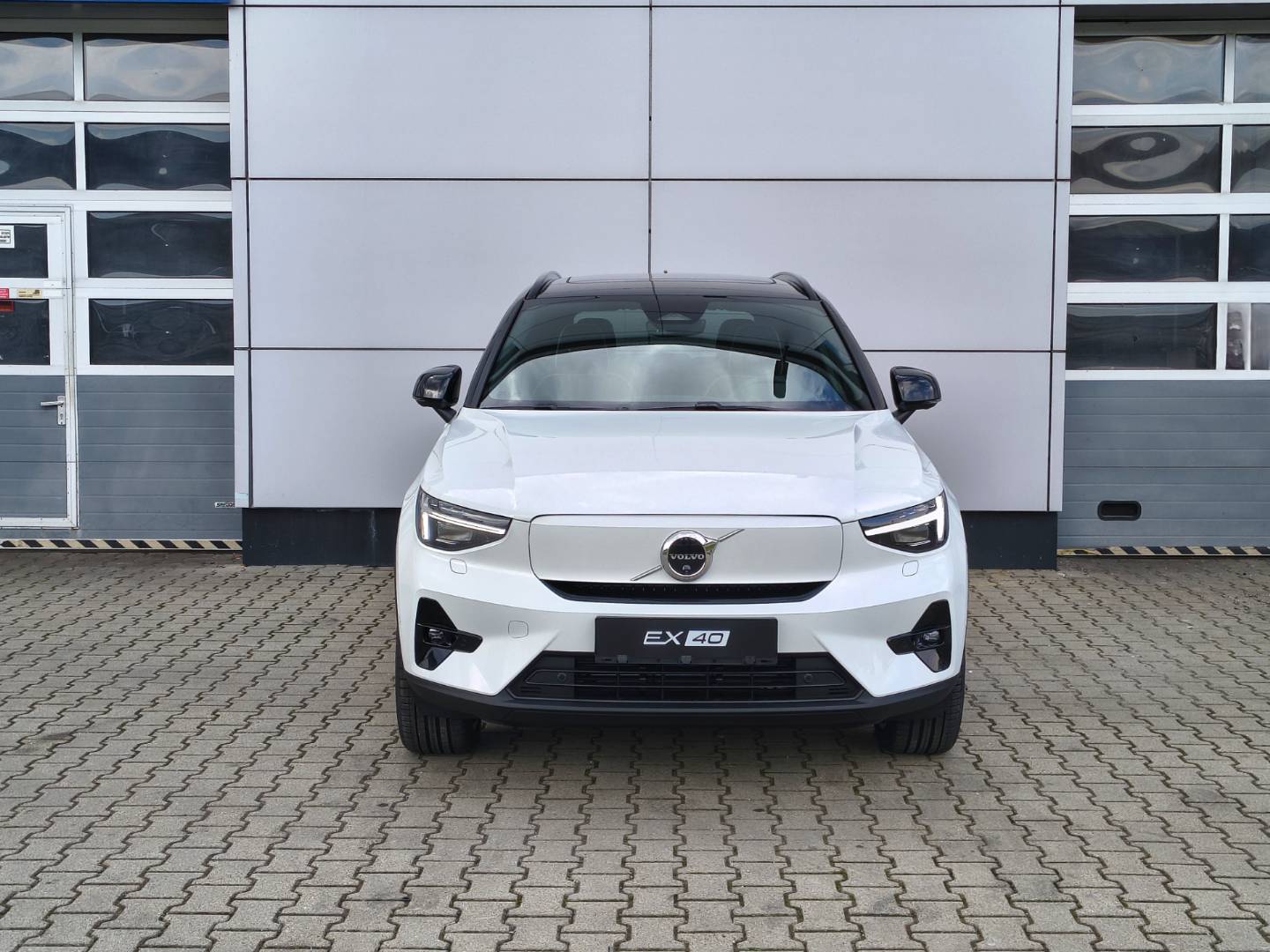 Volvo EX40 ULTRA Twin Motor AWD 4x4 – Obrázok 2