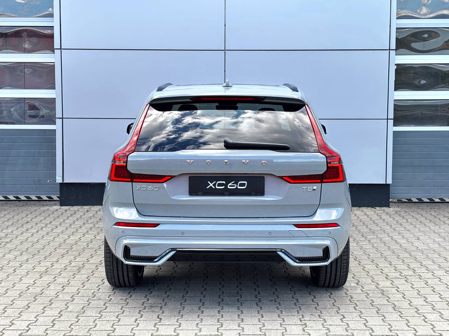Volvo XC60 2.0 T8 Recharge Plus Dark eAWD A/T – Obrázok 4