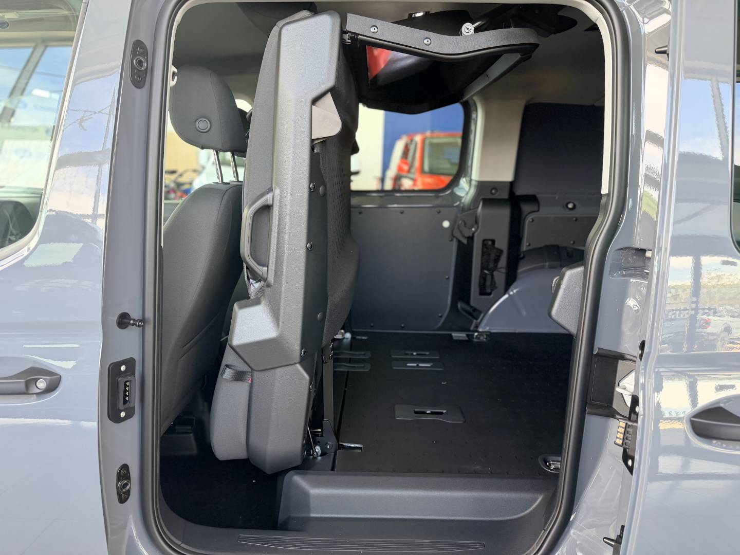 Ford Transit Connect 2.0 EcoBlue 102k M6 (75kW) - FWD FlexCab Trend – Obrázok 11