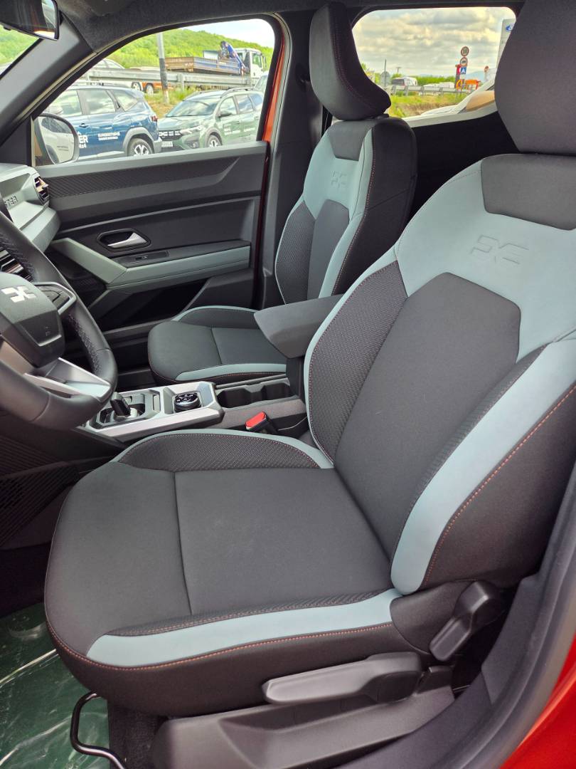 Dacia Duster 1.2 hybrid-G 150 mHEV 4x4 EDC Extreme – Obrázok 7