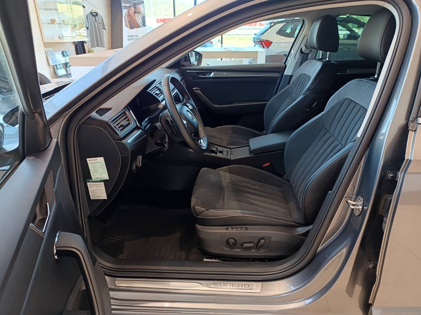 Škoda Superb 2.0 TDI SCR Final Edition 4x4 DSG – Obrázok 16