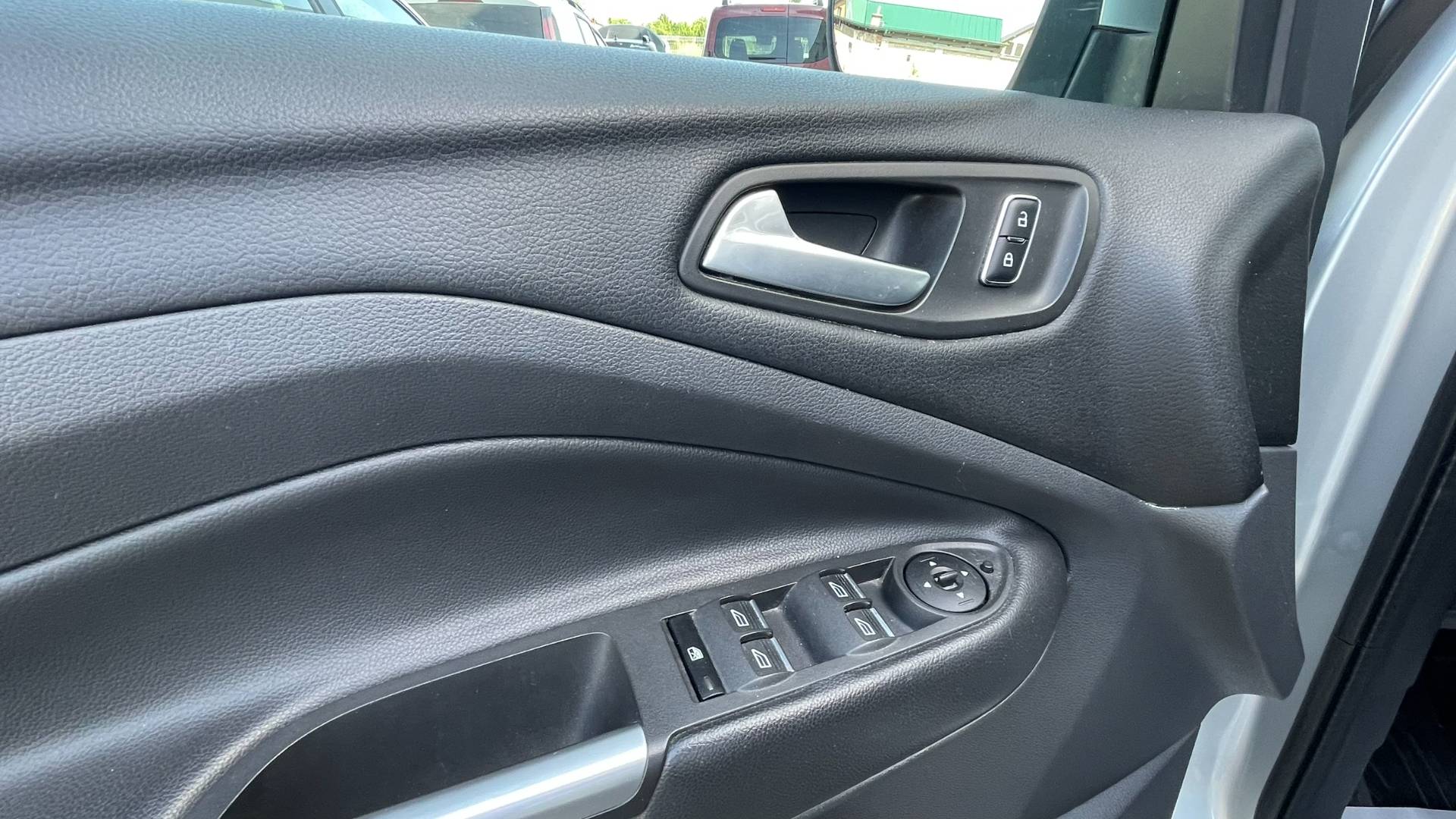 Ford Kuga 2.0 TDCi Duratorq 150k Titanium AWD A/T – Obrázok 11