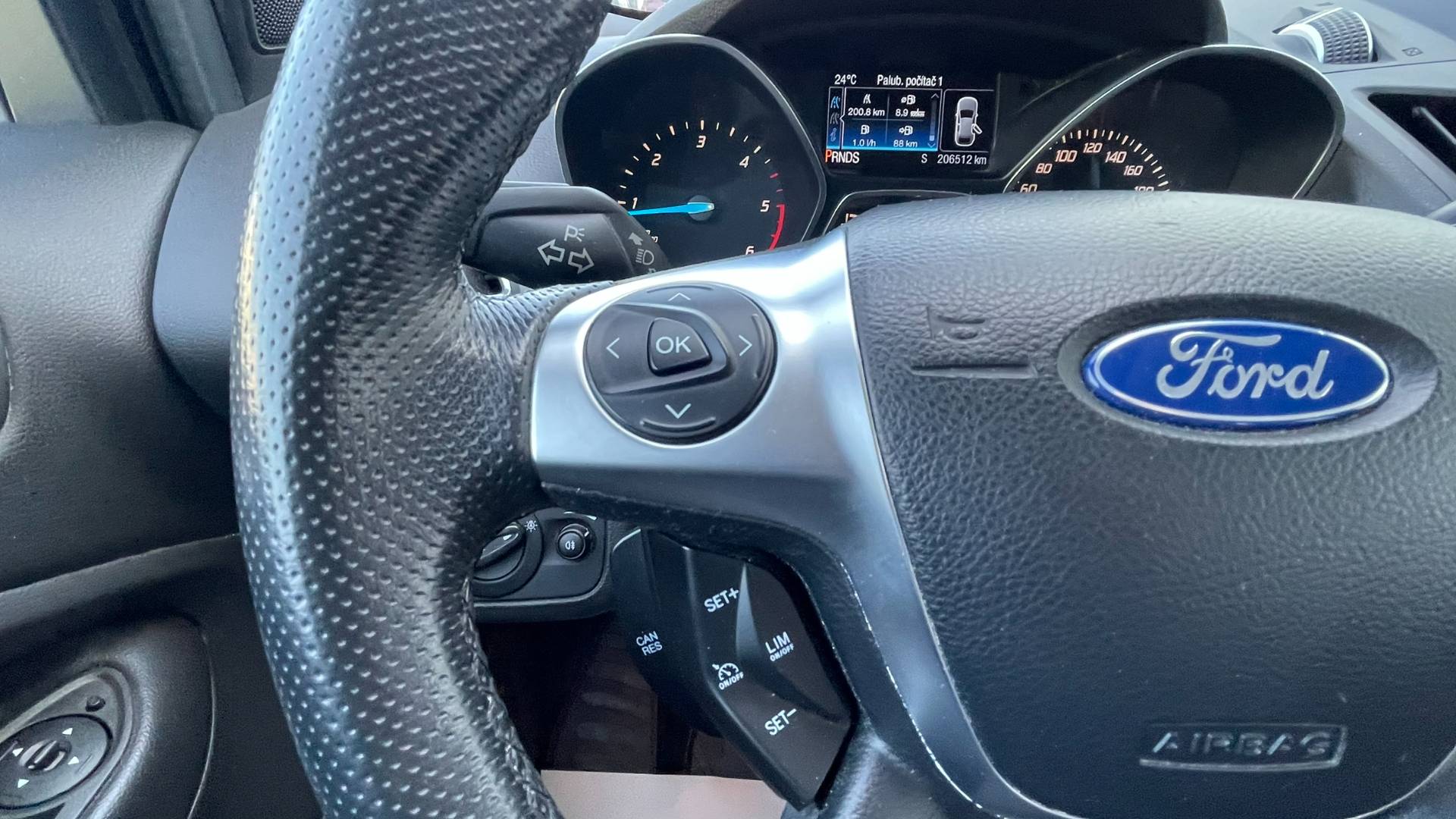 Ford Kuga 2.0 TDCi Duratorq 150k Titanium AWD A/T – Obrázok 17