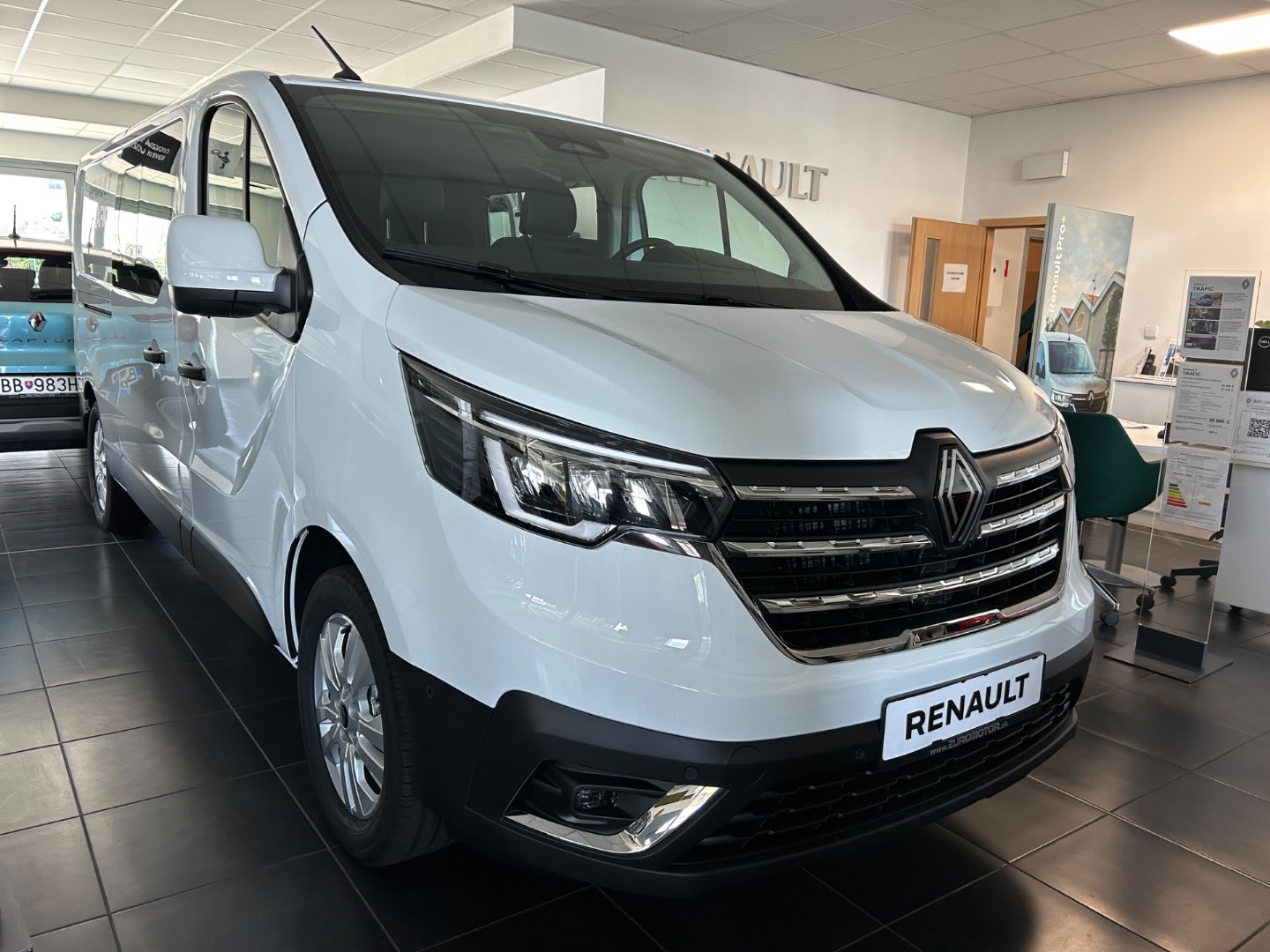 Renault Trafic L2H1P2 dCi 170 EAG9 Extra dvojkabína – Obrázok 2