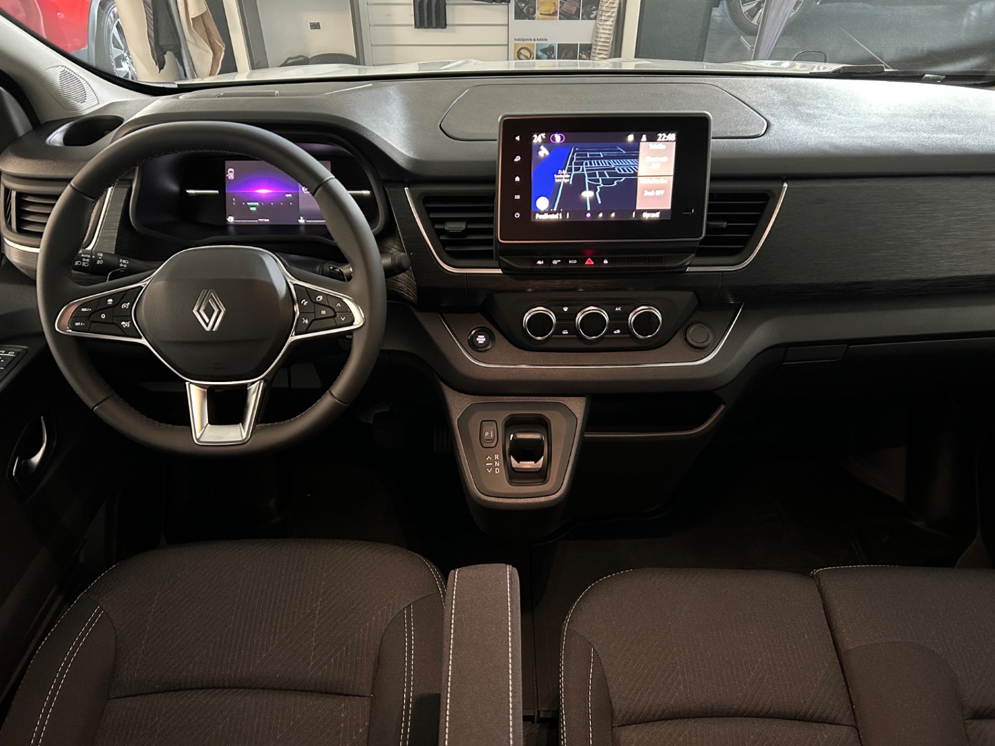 Renault Trafic L2H1P2 dCi 170 EAG9 Extra dvojkabína – Obrázok 4