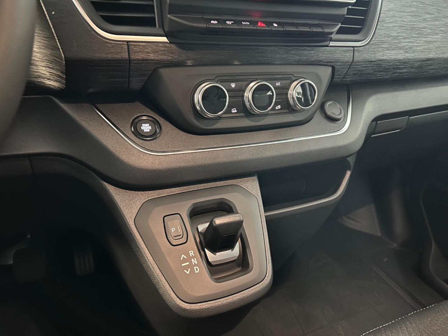 Renault Trafic L2H1P2 dCi 170 EAG9 Extra dvojkabína – Obrázok 7