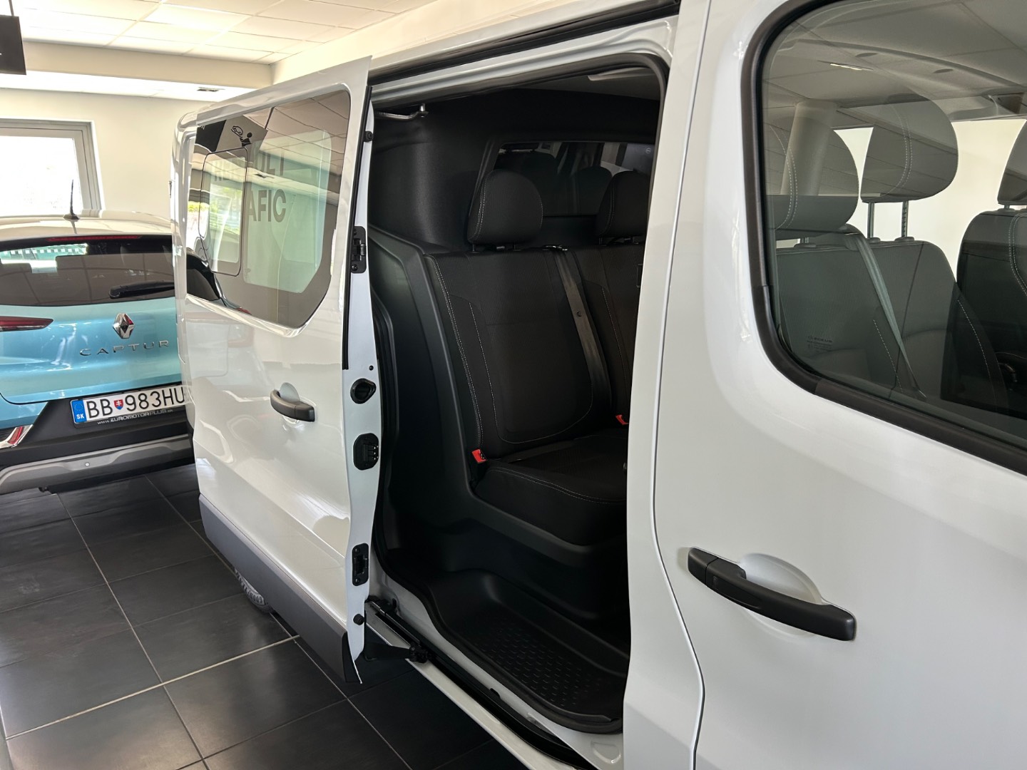 Renault Trafic L2H1P2 dCi 170 EAG9 Extra dvojkabína – Obrázok 9