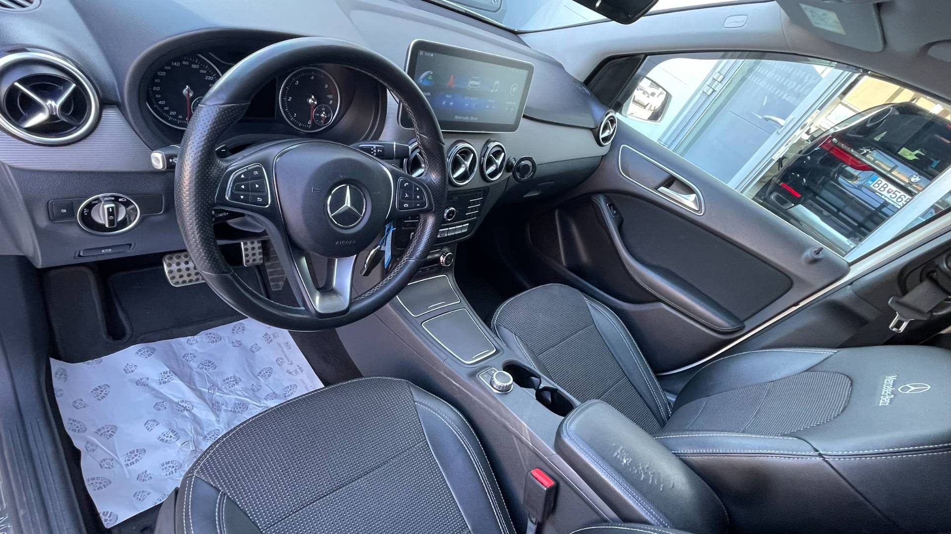 Mercedes-Benz B trieda 200 CDI AT/7, Tempomat, Navi, Kamera, nové v SR – Obrázok 10