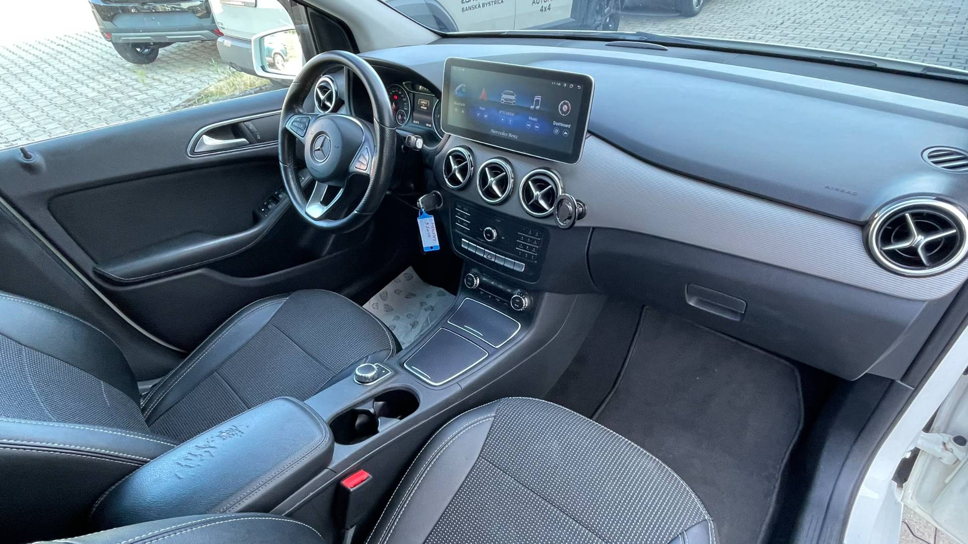 Mercedes-Benz B trieda 200 CDI AT/7, Tempomat, Navi, Kamera, nové v SR – Obrázok 13