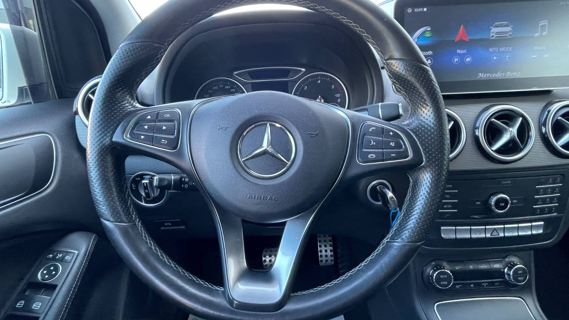 Mercedes-Benz B trieda 200 CDI AT/7, Tempomat, Navi, Kamera, nové v SR – Obrázok 17