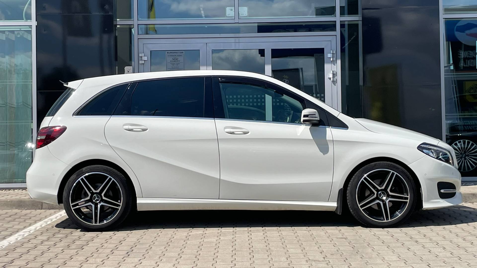 Mercedes-Benz B trieda 200 CDI AT/7, Tempomat, Navi, Kamera, nové v SR – Obrázok 7