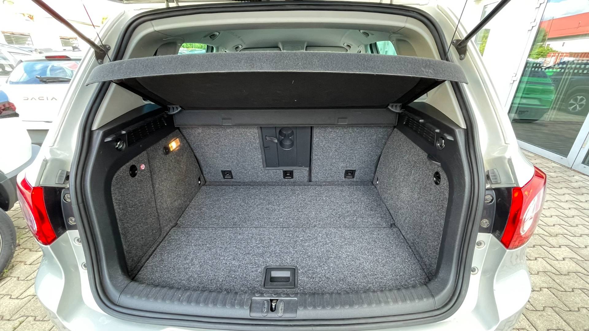 Volkswagen Tiguan 1.4 TSI 4x4 Sport , xenon, kamera, nové v SR – Obrázok 16