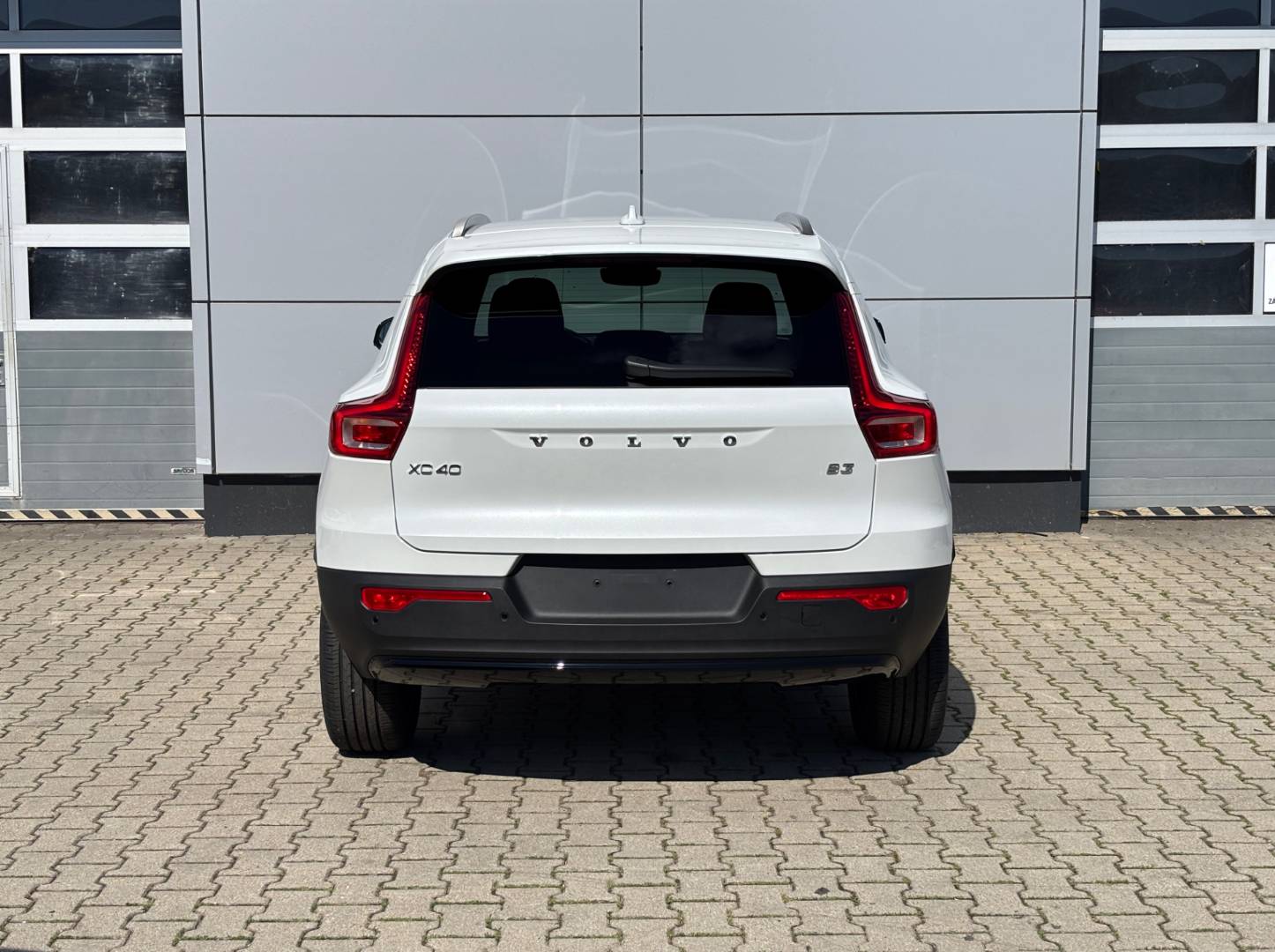 Volvo XC40 2.0 B3 mHEV Plus A/T – Obrázok 4