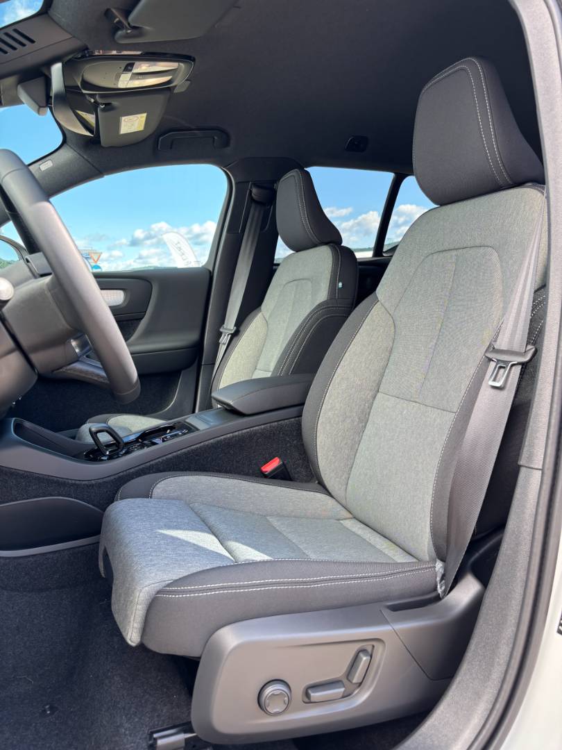 Volvo XC40 2.0 B3 mHEV Plus A/T – Obrázok 6
