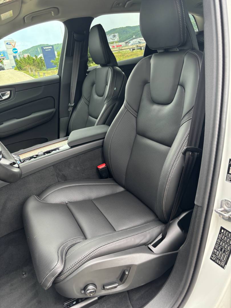 Volvo XC60 2.0 B5 mHEV Plus Dark AWD A/T – Obrázok 5