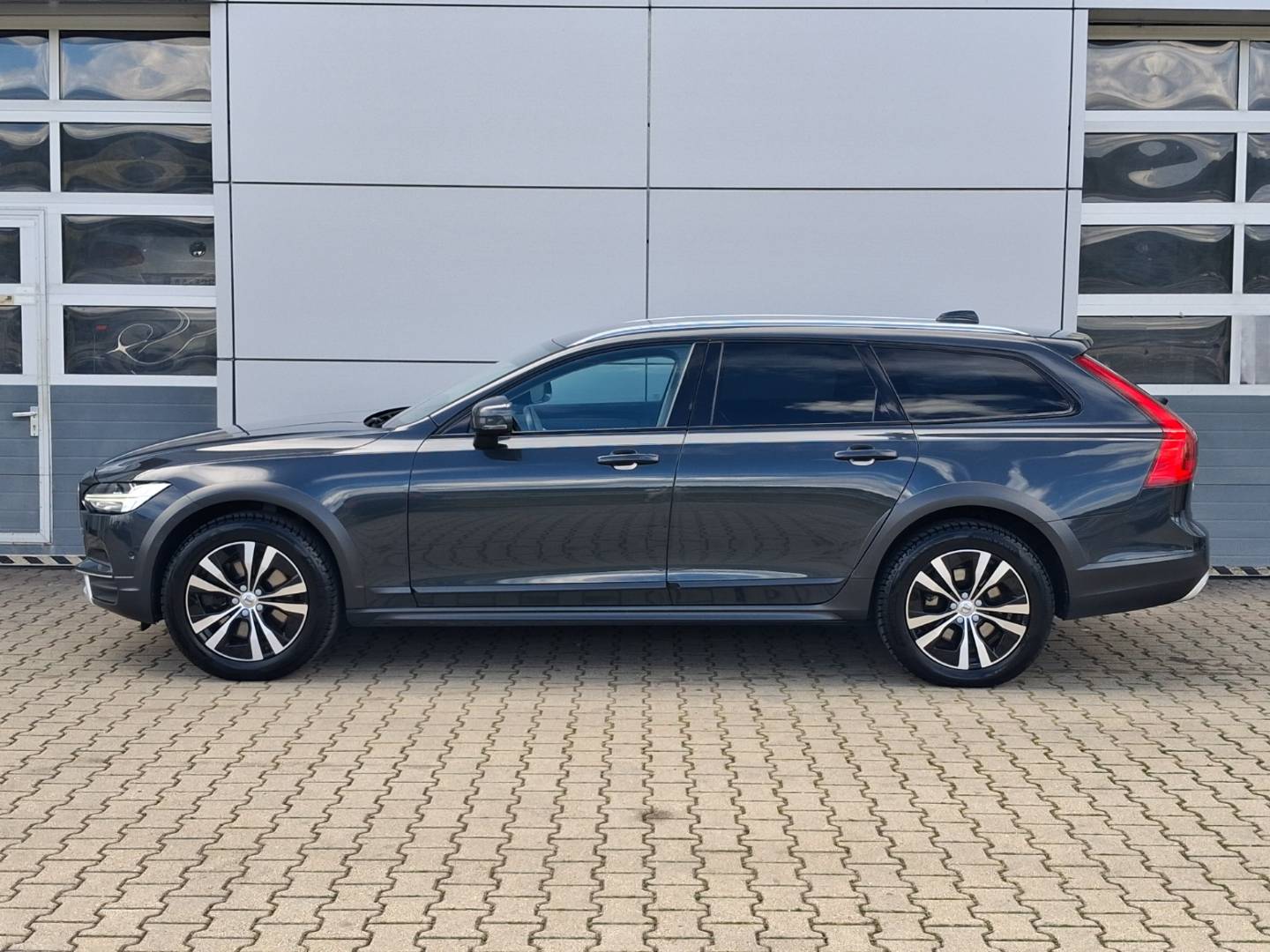 Volvo V90 CROSS COUNTRY PRO – Obrázok 3