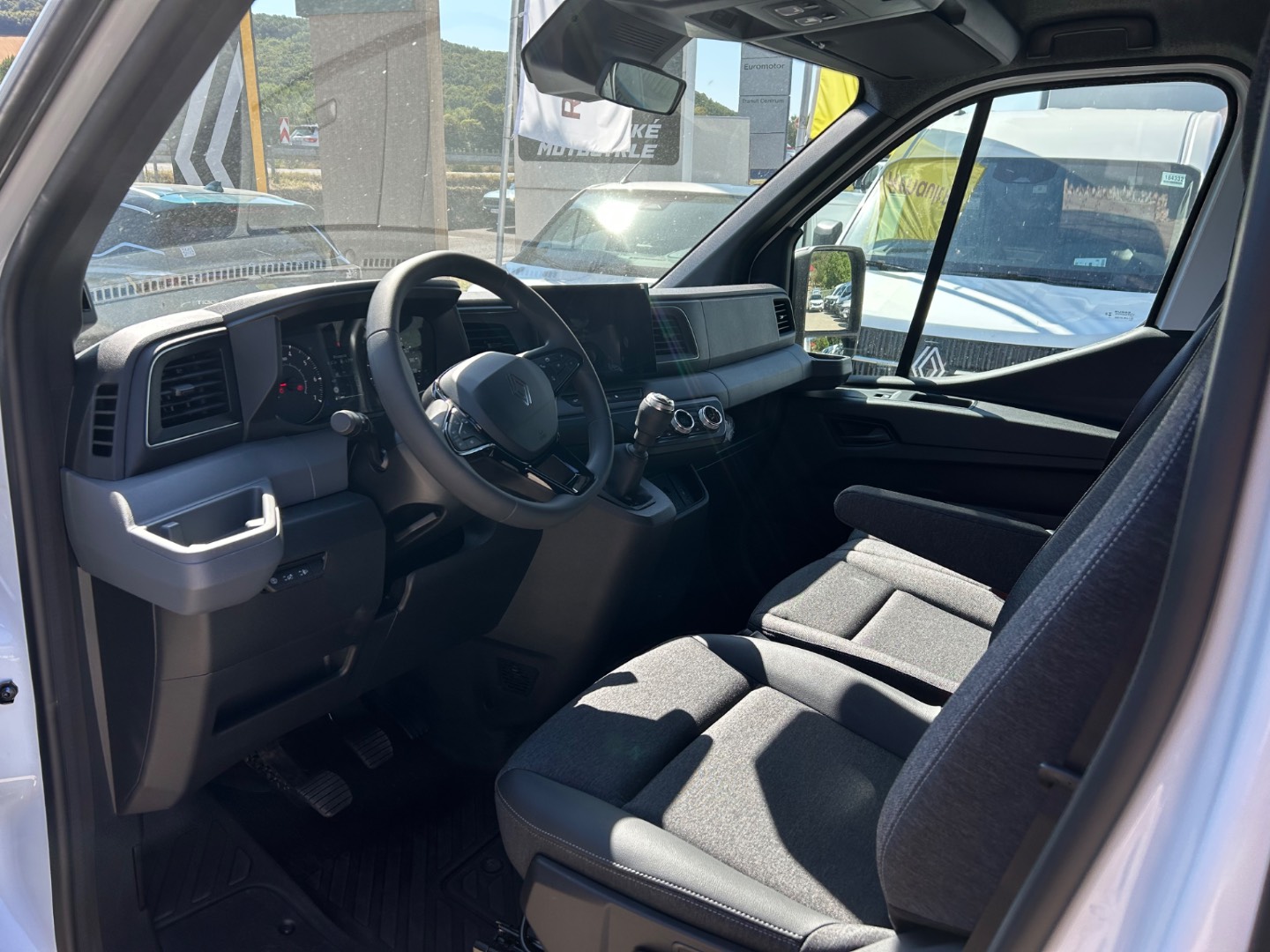 Renault Master valník dvojkabina L3H1P3 170 – Obrázok 10