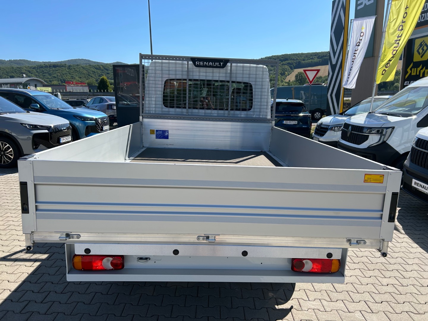 Renault Master valník dvojkabina L3H1P3 170 – Obrázok 6